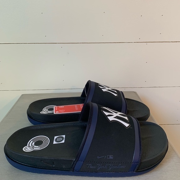 Nike OffCourt New York Yankees Slides Sandals Mens Sz 8 DH7001 002 MLB Baseball - Picture 4 of 7